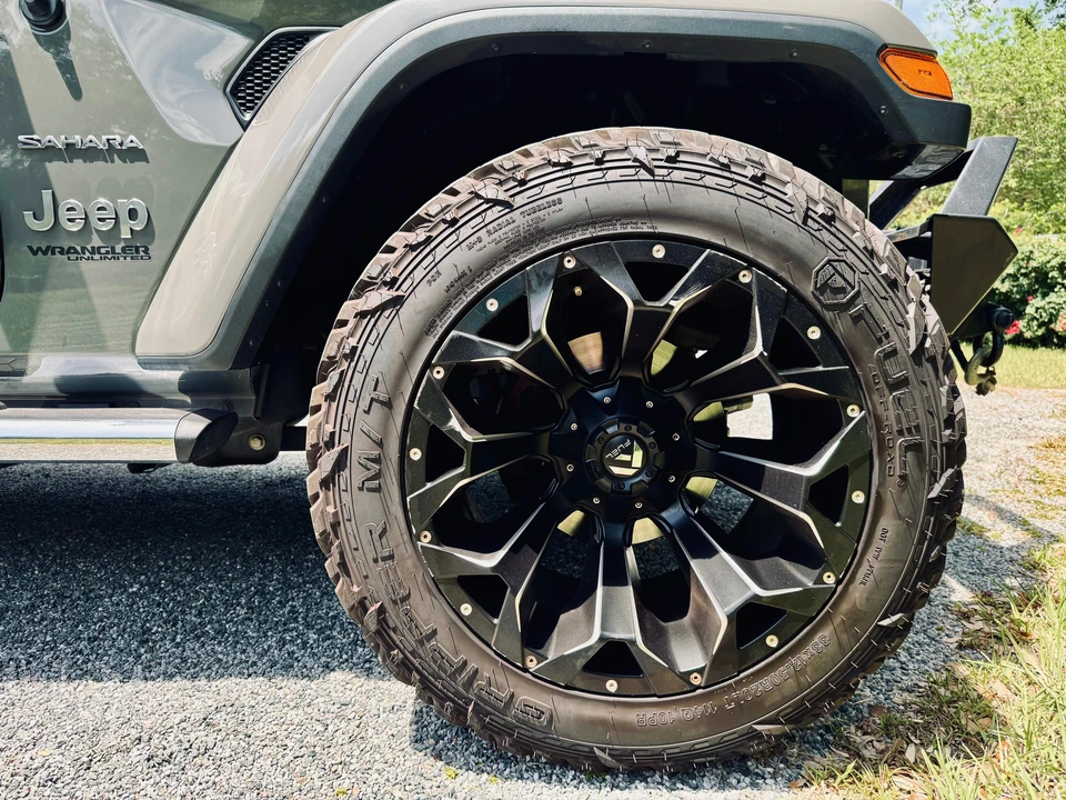 2019 Jeep JL Wrangler - Image 29 of 31