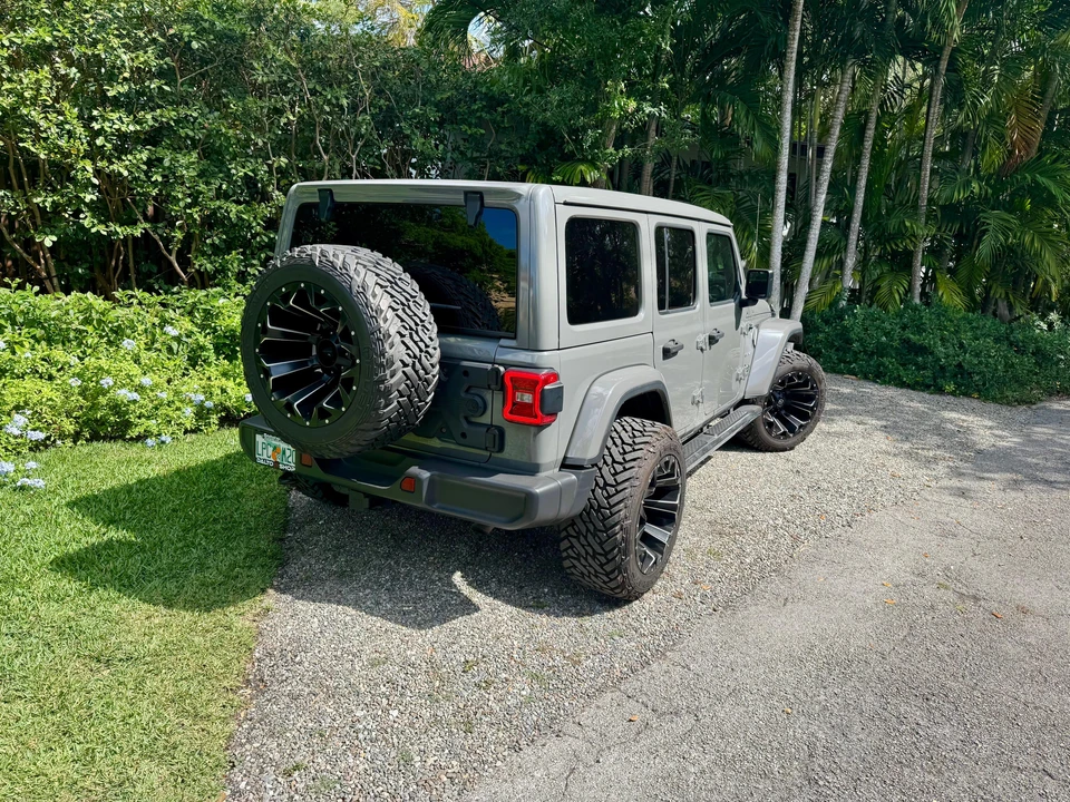 2019 Jeep JL Wrangler - Image 13 of 31