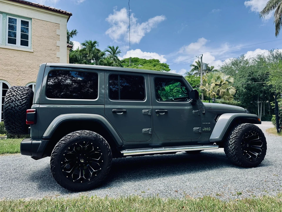 2019 Jeep JL Wrangler - Image 16 of 31
