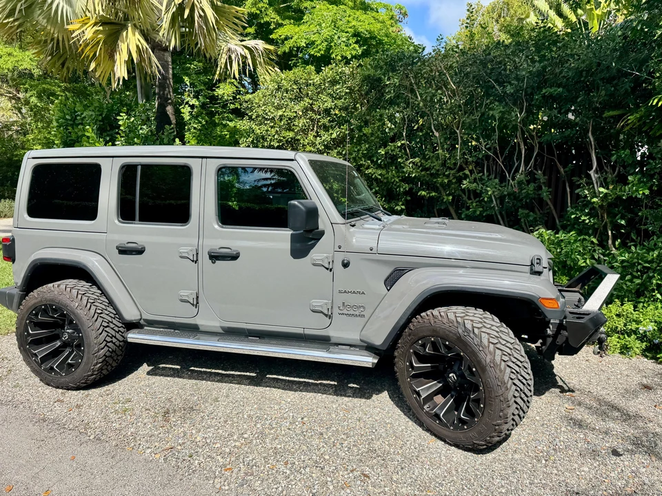 2019 Jeep JL Wrangler - Image 17 of 31