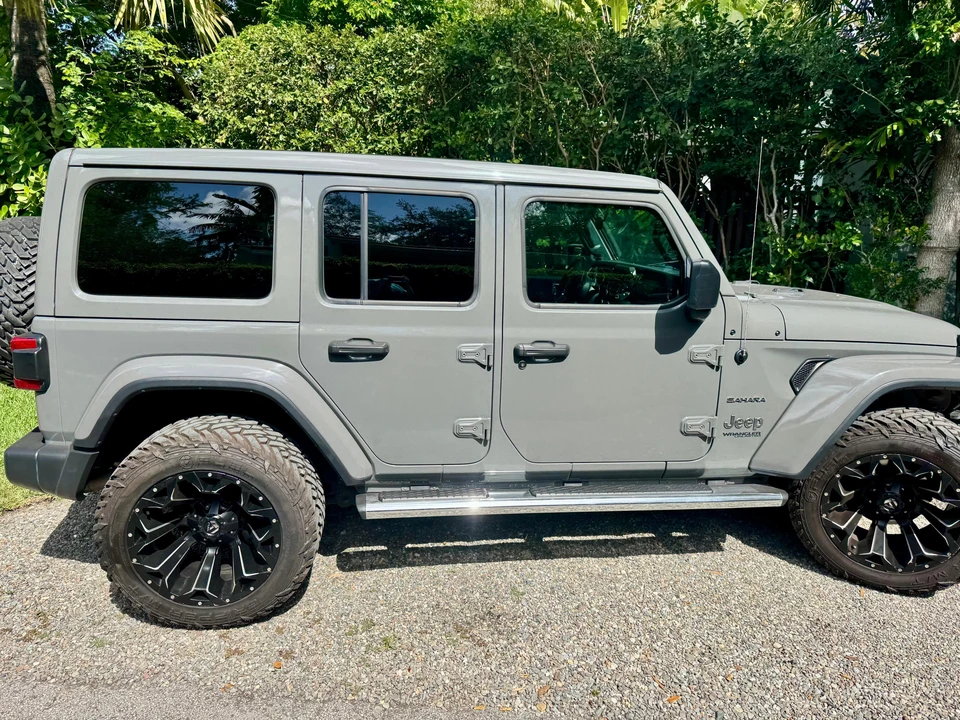 2019 Jeep JL Wrangler - Image 15 of 31