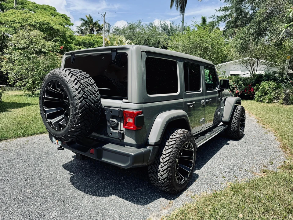 2019 Jeep JL Wrangler - Image 12 of 31