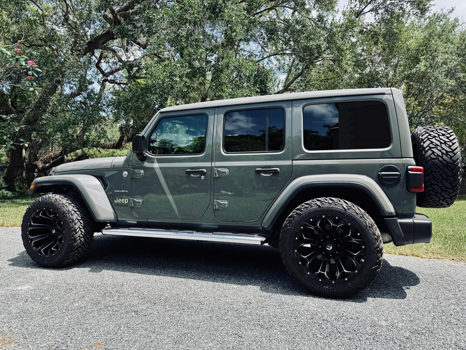 2019 Jeep JL Wrangler - Image 10 of 31