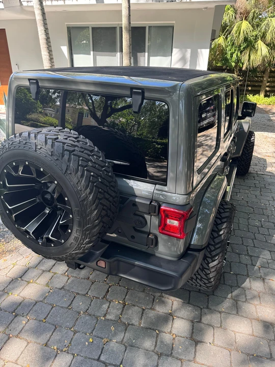 2019 Jeep JL Wrangler - Image 21 of 31
