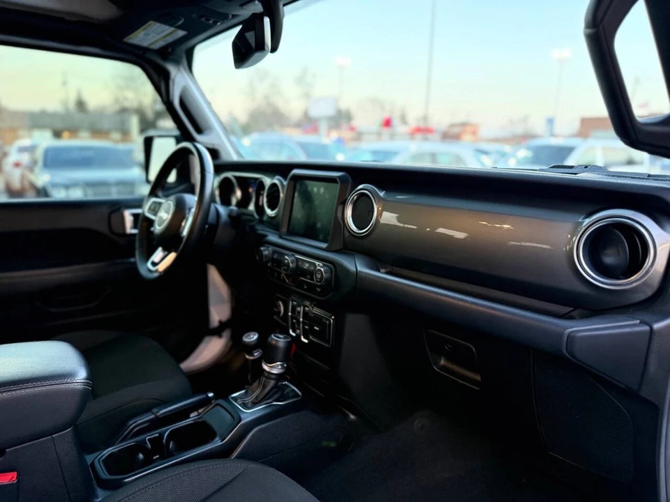 2019 Jeep JL Wrangler - Image 15 of 21