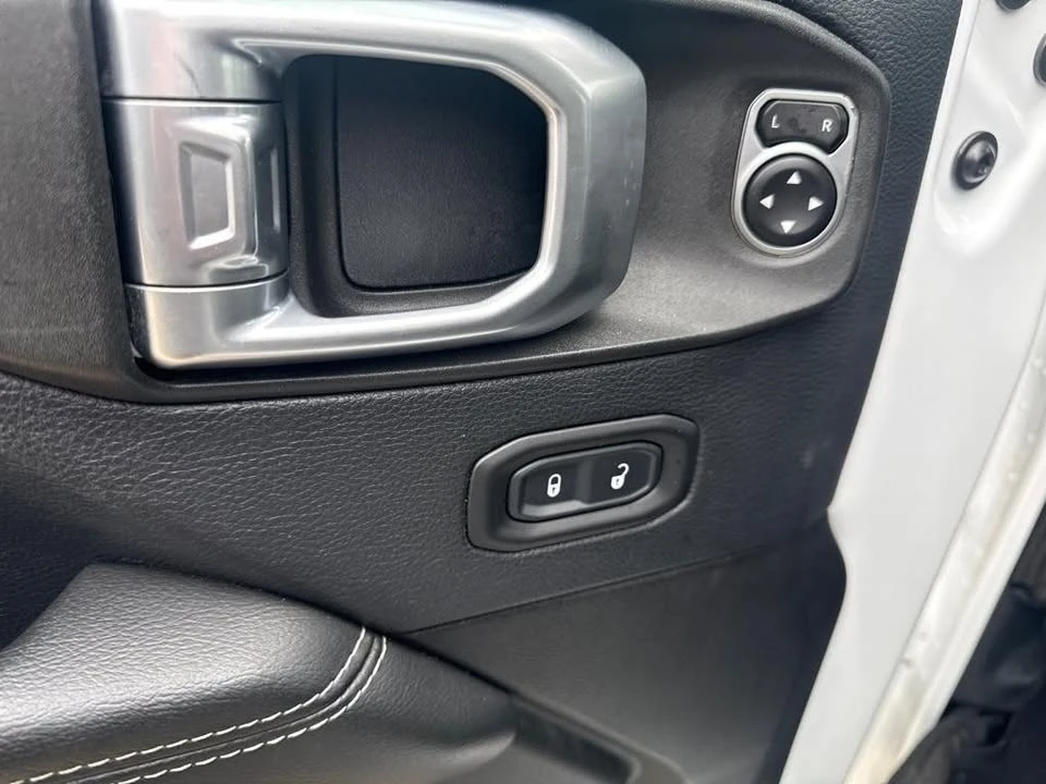 2019 Jeep JL Wrangler - Image 19 of 20
