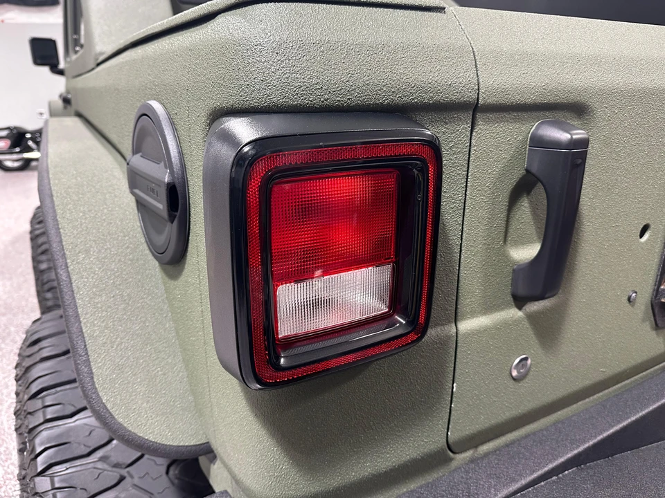 2019 Jeep JL Wrangler - Image 30 of 31