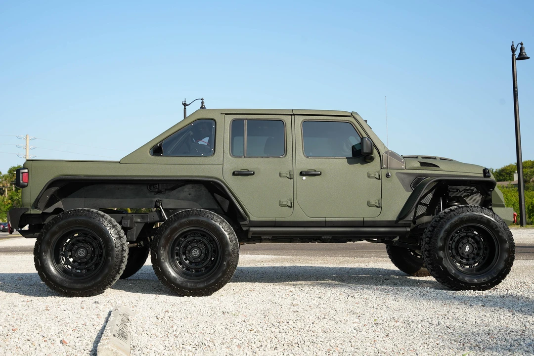 2019 Jeep JL Wrangler - Image 15 of 31