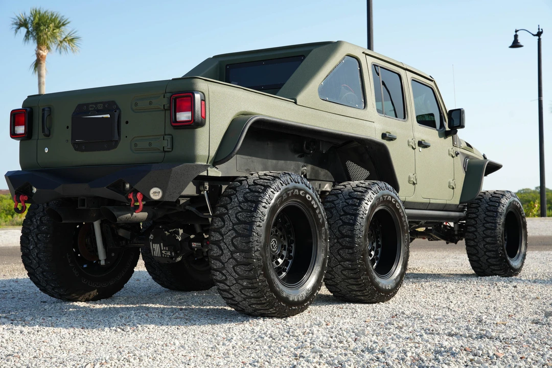 2019 Jeep JL Wrangler - Image 14 of 31