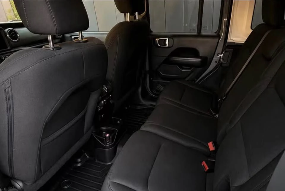 2019 Jeep JL Wrangler - Image 8 of 9