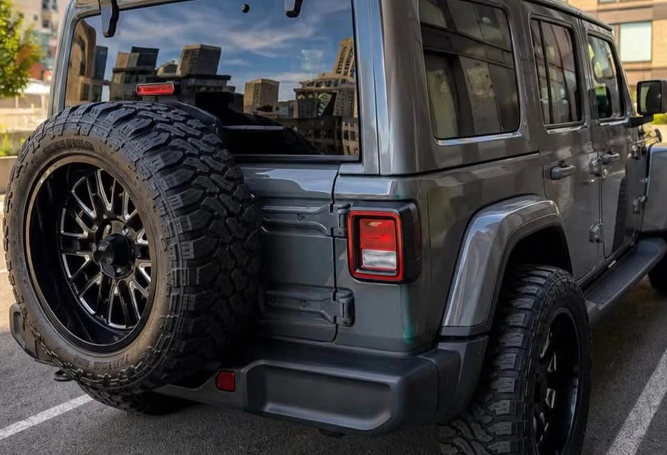 2019 Jeep JL Wrangler - Image 2 of 9