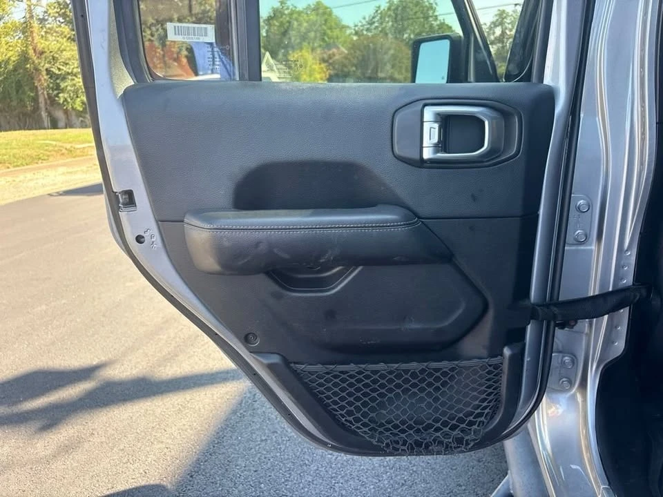 2019 Jeep JL Wrangler - Image 17 of 20