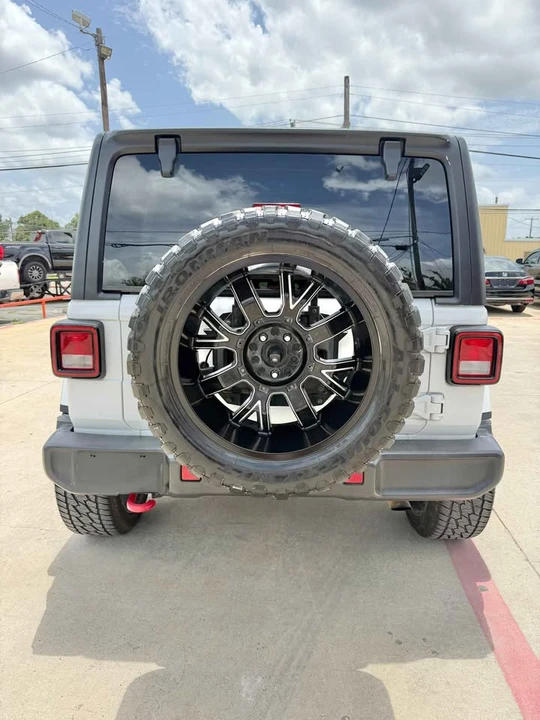 2019 Jeep JL Wrangler - Image 8 of 10