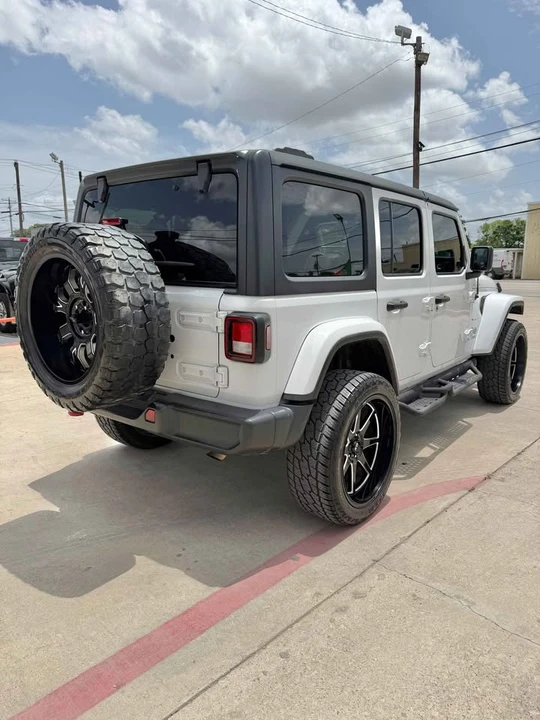 2019 Jeep JL Wrangler - Image 10 of 10