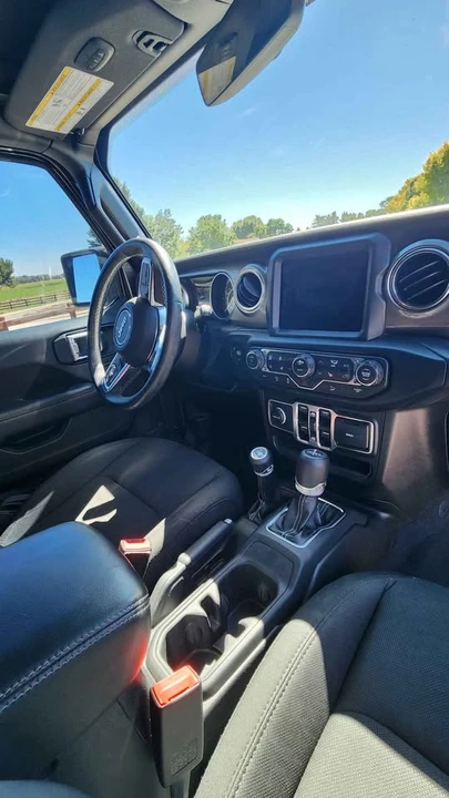 2019 Jeep JL Wrangler - Image 11 of 20