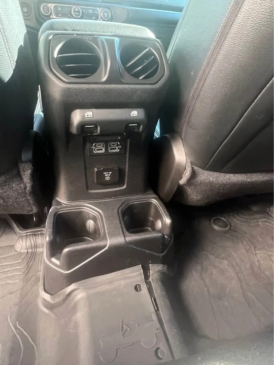 2019 Jeep JL Wrangler - Image 15 of 16