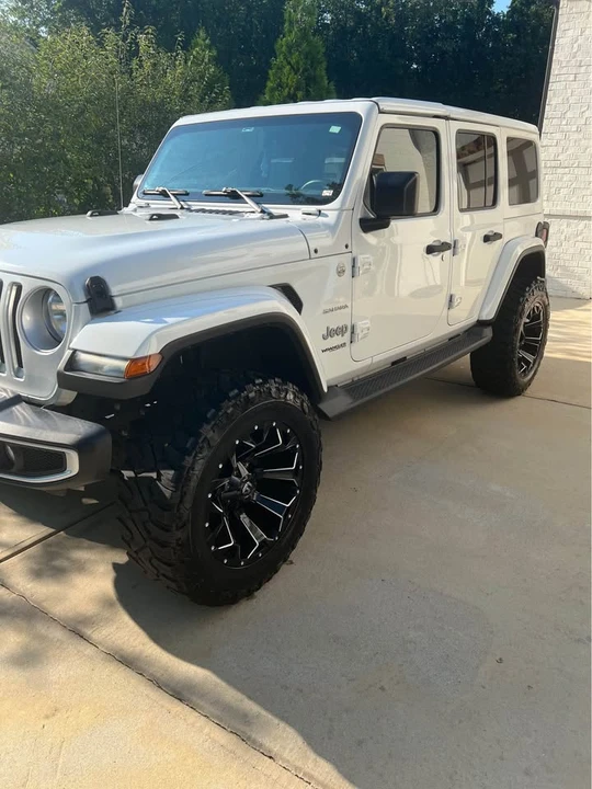 2019 Jeep JL Wrangler - Image 3 of 16