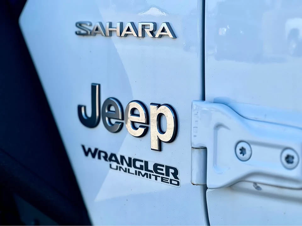 2019 Jeep JL Wrangler - Image 15 of 19