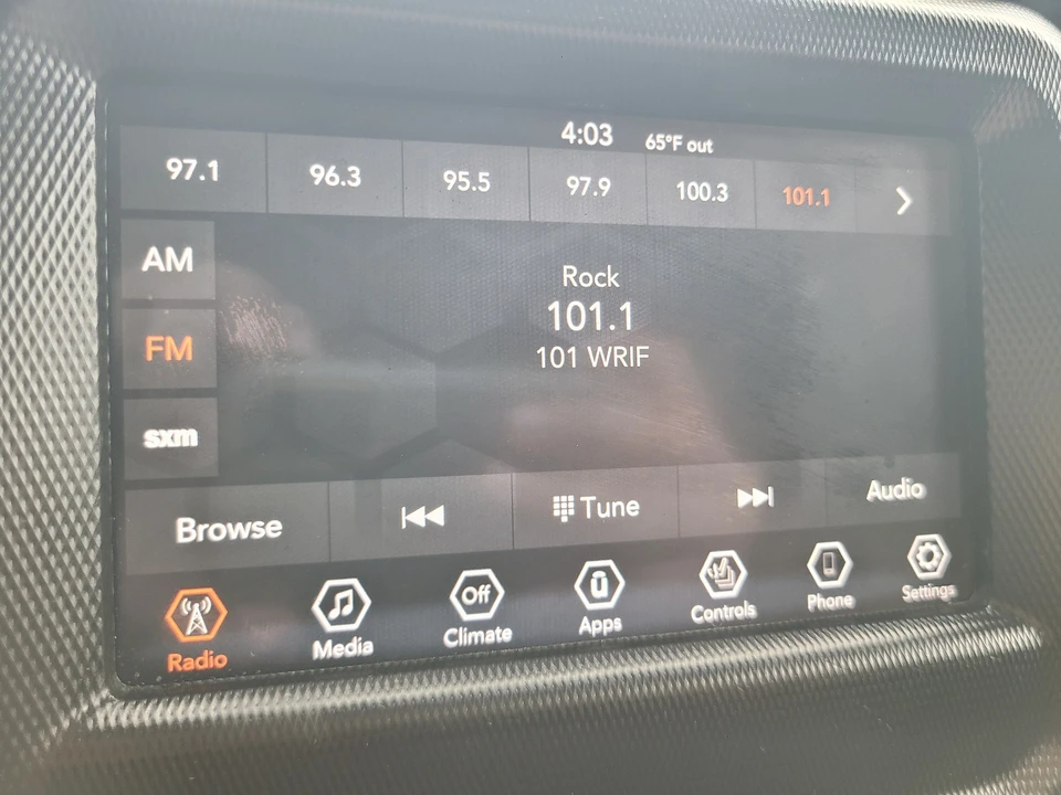 2019 Jeep JL Wrangler - Image 19 of 26