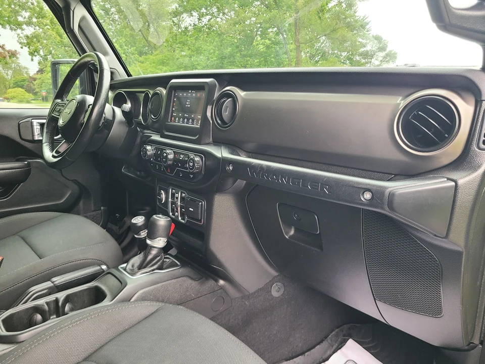 2019 Jeep JL Wrangler - Image 17 of 26
