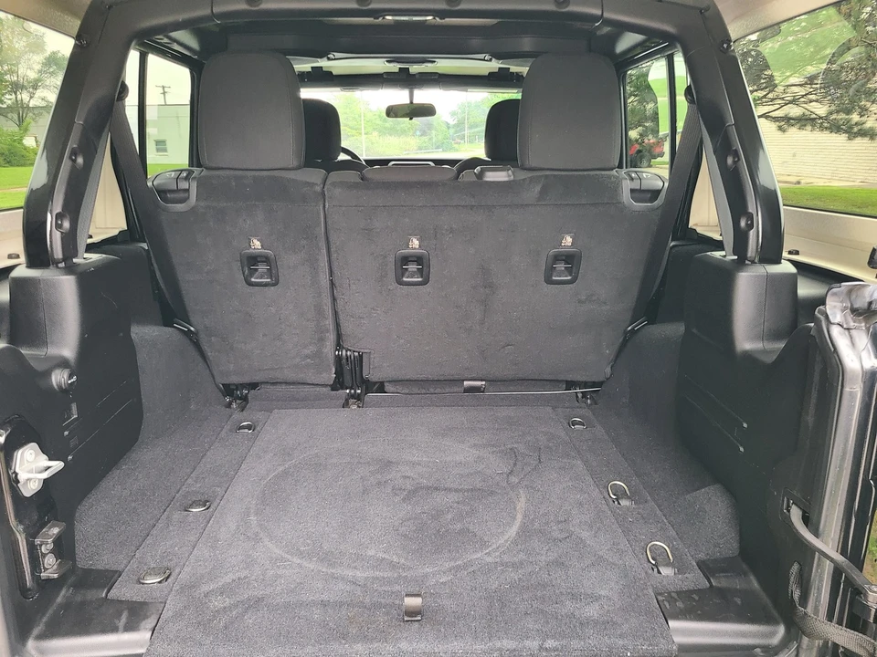 2019 Jeep JL Wrangler - Image 13 of 26