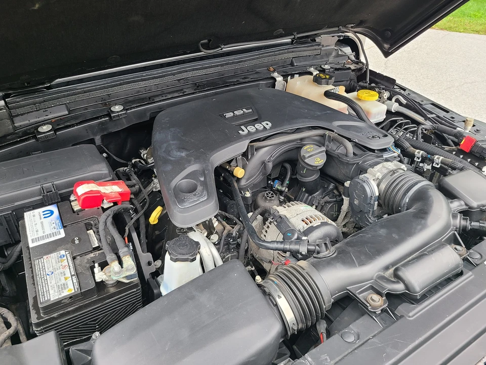 2019 Jeep JL Wrangler - Image 25 of 26