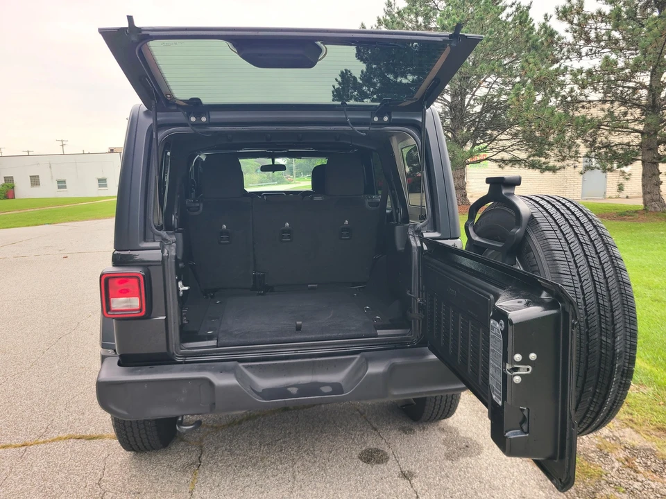 2019 Jeep JL Wrangler - Image 12 of 26