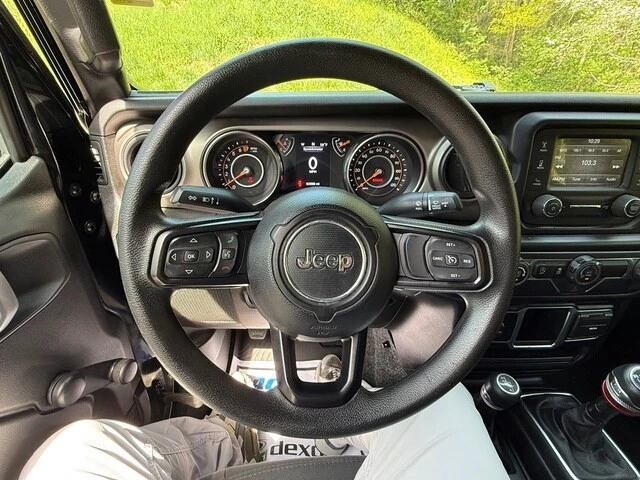 2019 Jeep JL Wrangler - Image 20 of 21