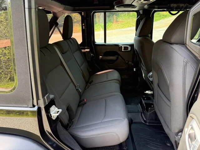 2019 Jeep JL Wrangler - Image 18 of 21