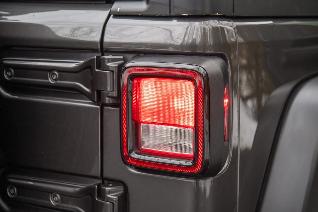 2019 Jeep JL Wrangler - Image 28 of 31