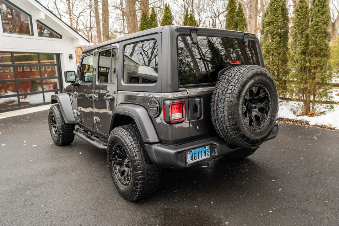 2019 Jeep JL Wrangler - Image 8 of 31