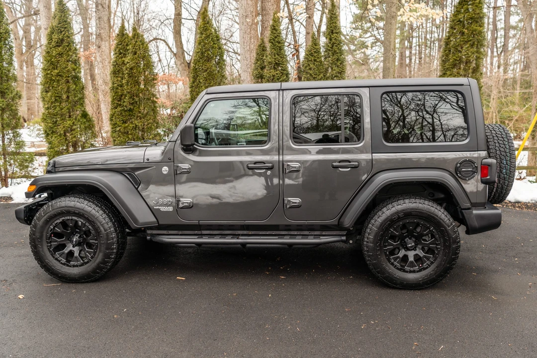 2019 Jeep JL Wrangler - Image 9 of 31