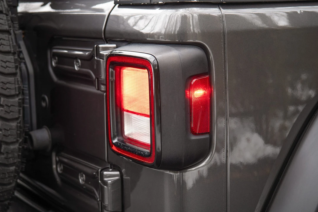 2019 Jeep JL Wrangler - Image 30 of 31