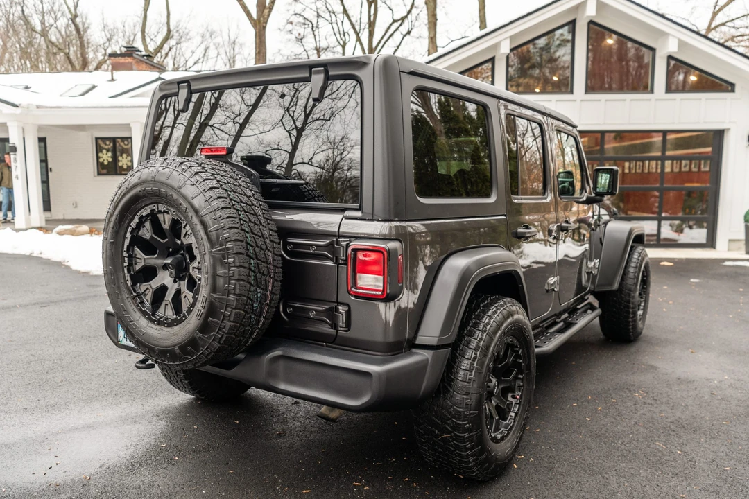 2019 Jeep JL Wrangler - Image 6 of 31