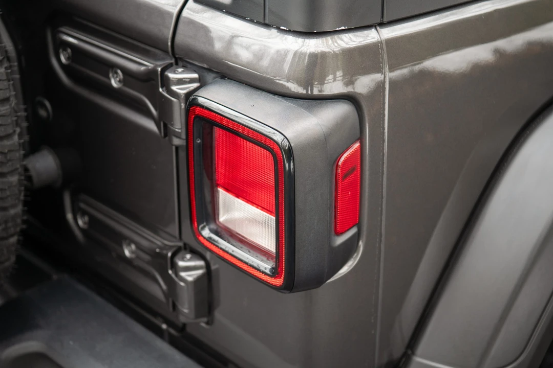 2019 Jeep JL Wrangler - Image 29 of 31