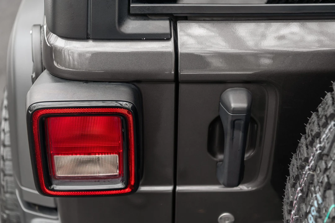 2019 Jeep JL Wrangler - Image 26 of 31