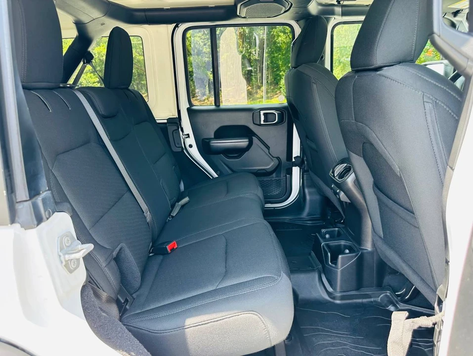 2019 Jeep JL Wrangler - Image 12 of 24