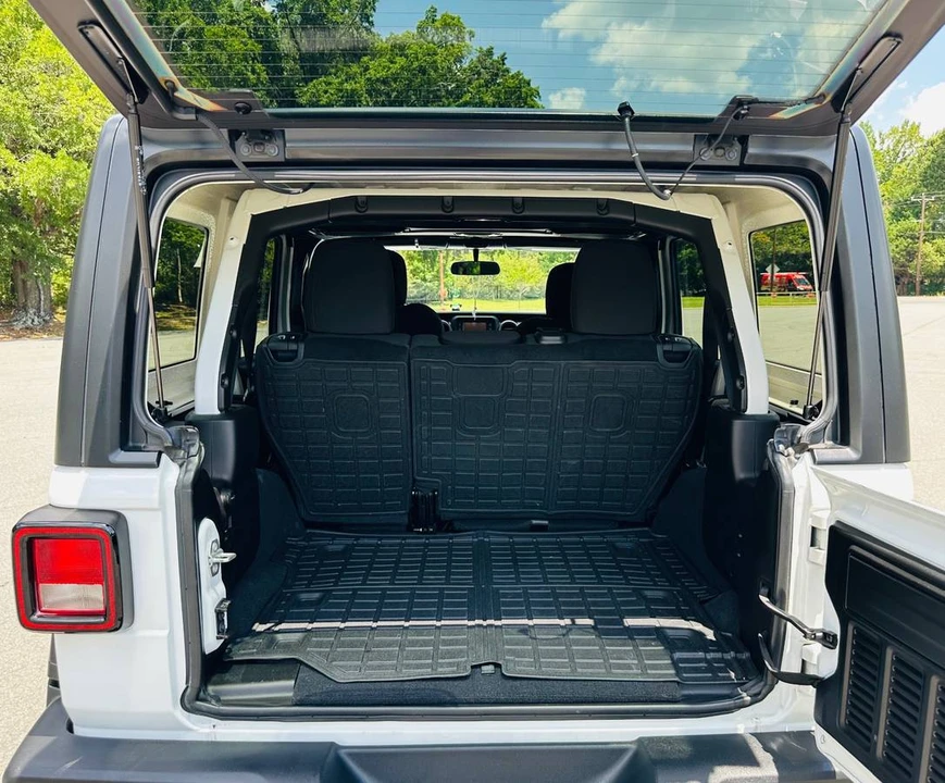 2019 Jeep JL Wrangler - Image 20 of 24