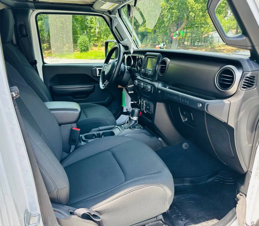 2019 Jeep JL Wrangler - Image 10 of 24