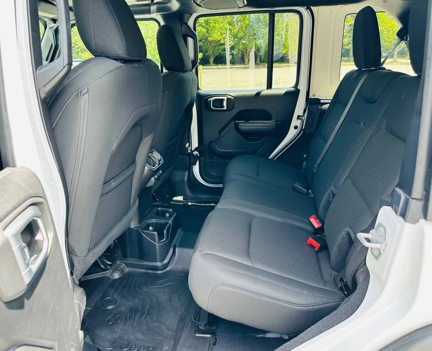 2019 Jeep JL Wrangler - Image 11 of 24