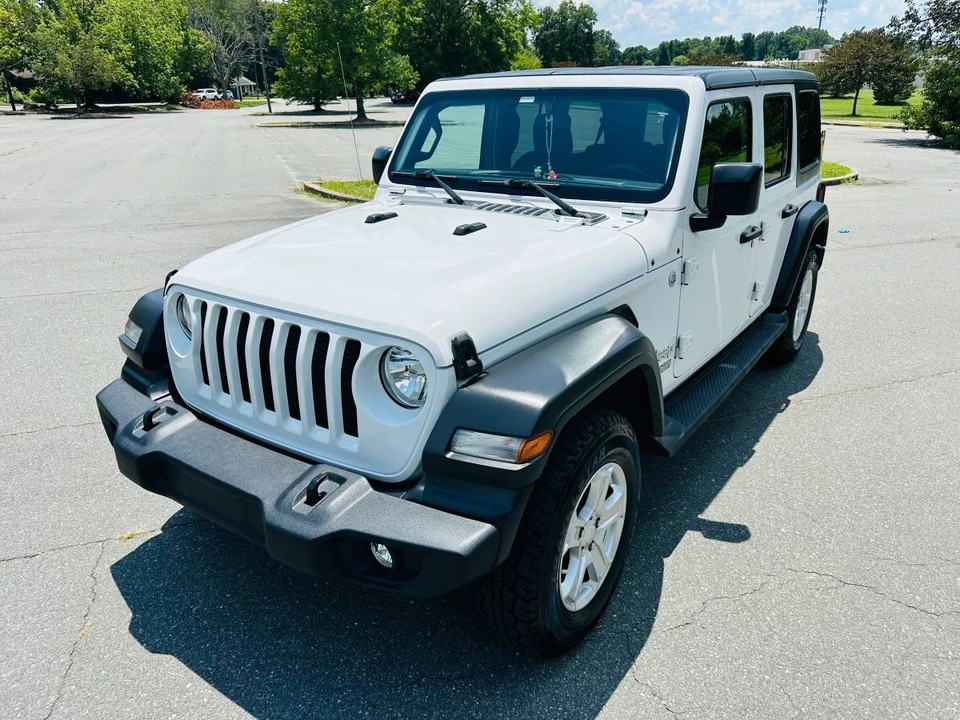 2019 Jeep JL Wrangler - Image 2 of 24