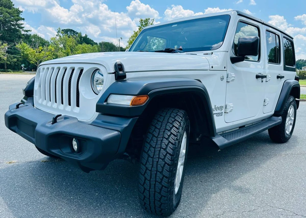 2019 Jeep JL Wrangler - Image 19 of 24