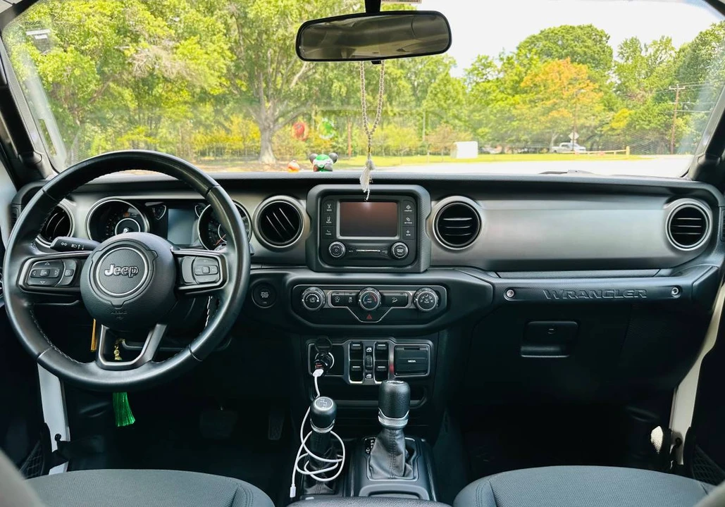 2019 Jeep JL Wrangler - Image 8 of 24