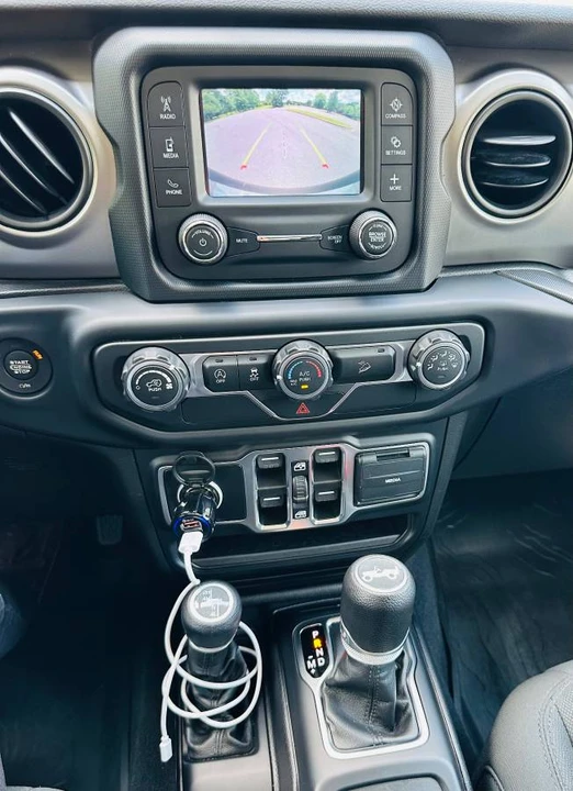 2019 Jeep JL Wrangler - Image 14 of 24