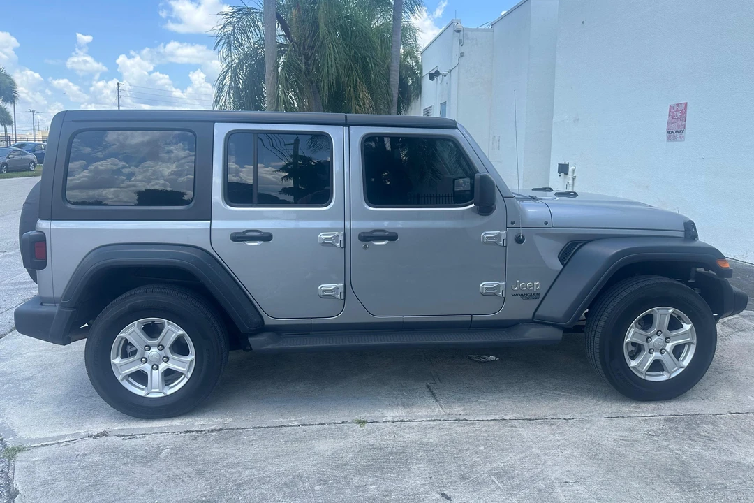 2019 Jeep JL Wrangler - Image 3 of 31