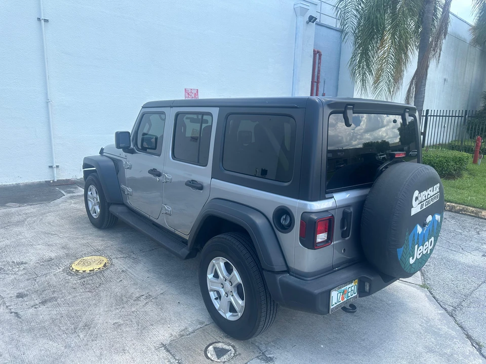 2019 Jeep JL Wrangler - Image 10 of 31
