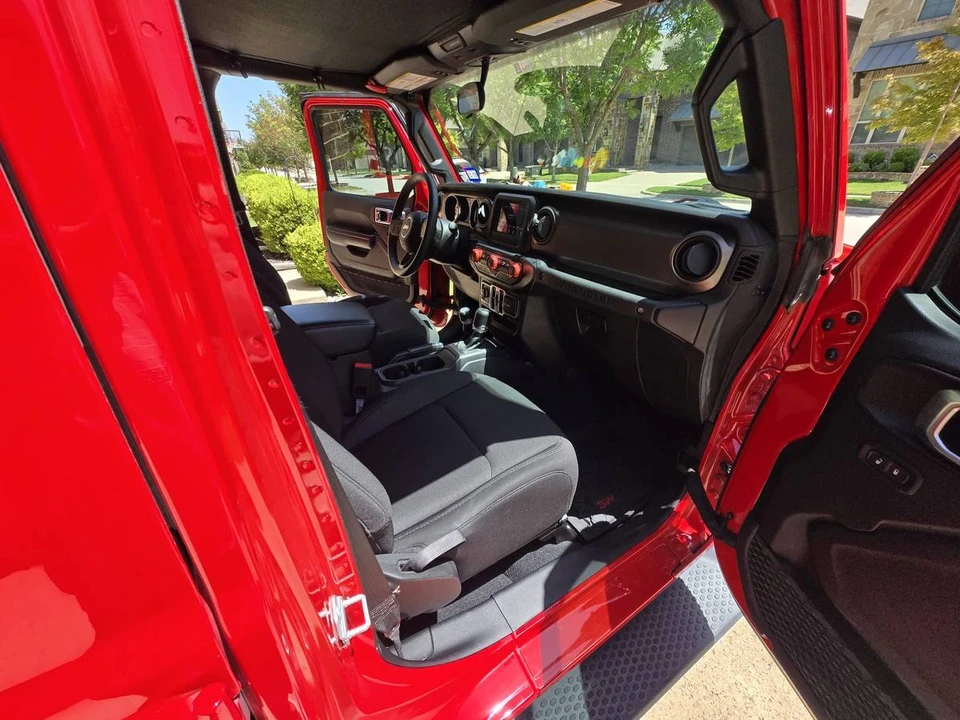 2019 Jeep JL Wrangler - Image 10 of 16