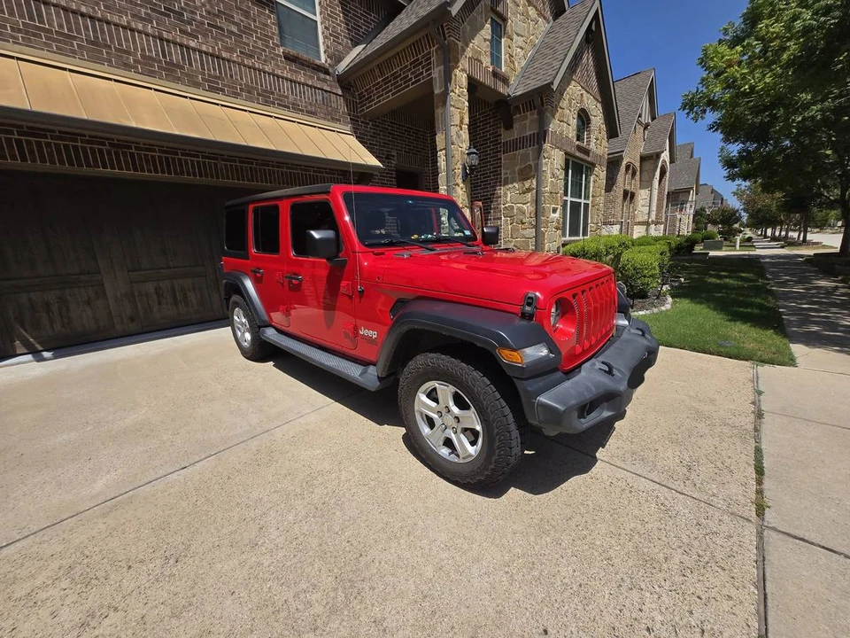 2019 Jeep JL Wrangler - Image 8 of 16