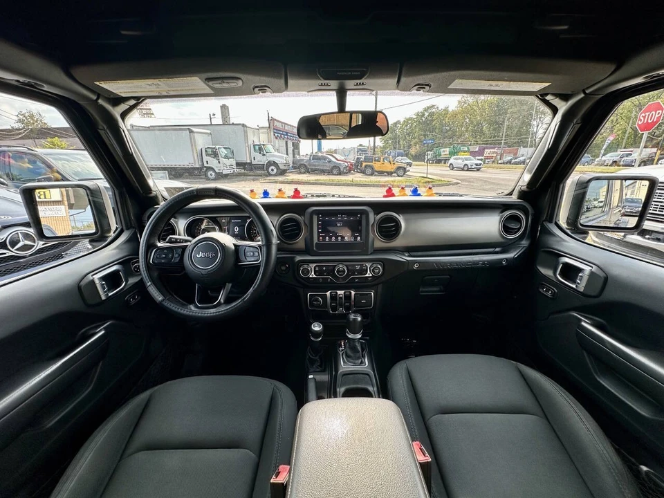 2019 Jeep JL Wrangler - Image 22 of 31