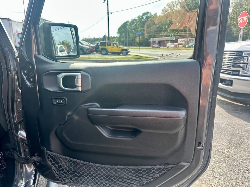 2019 Jeep JL Wrangler - Image 17 of 31